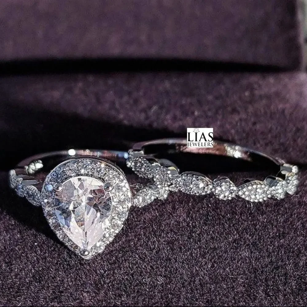New 18k white gold wedding ring set
